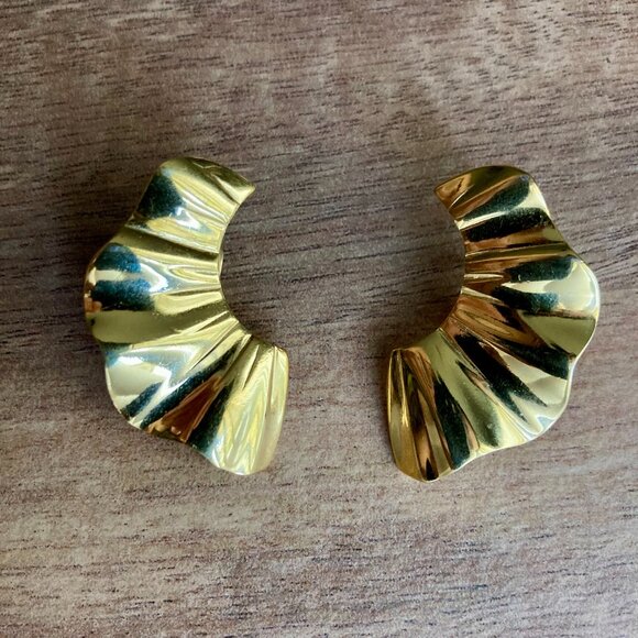Rare Vintage Givenchy 1982 Paris New York Ruffle Earrings - Picture 1 of 5